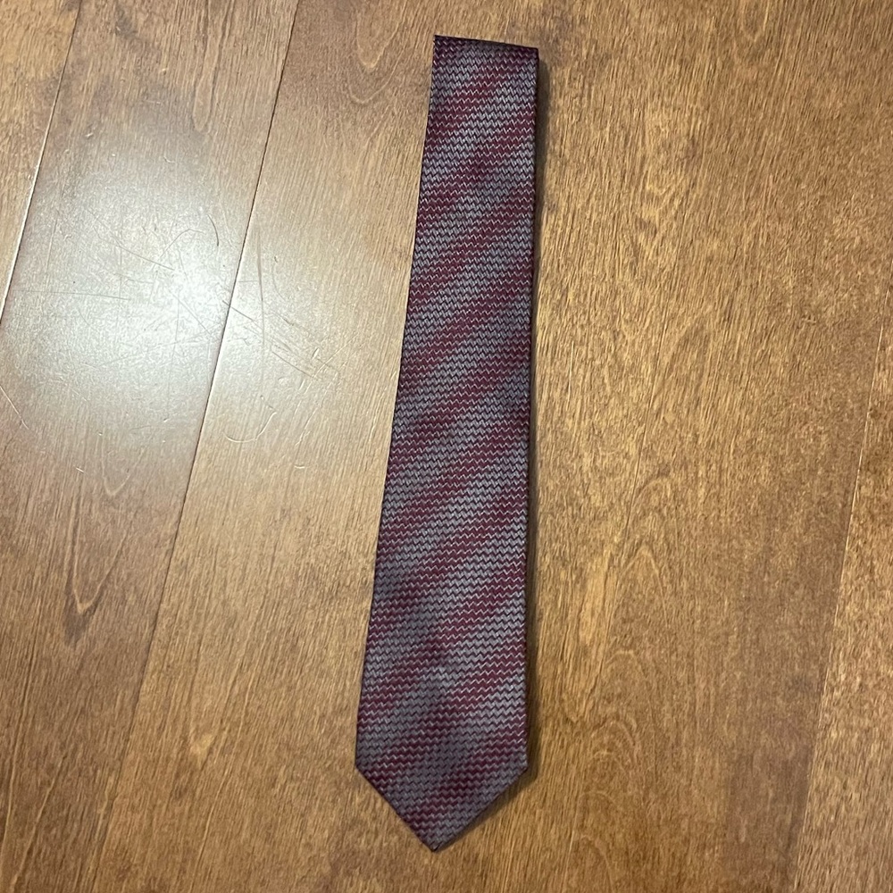 Vintage Fendi Silk Red Grey Geonetric Print Necktie Tie - Picture 4 of 13